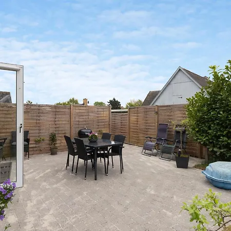 2 Bedroom Gorgeous In *