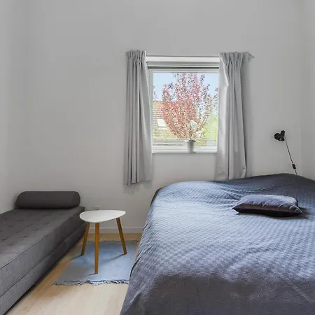 2 Bedroom Gorgeous In * Гиллеляйе