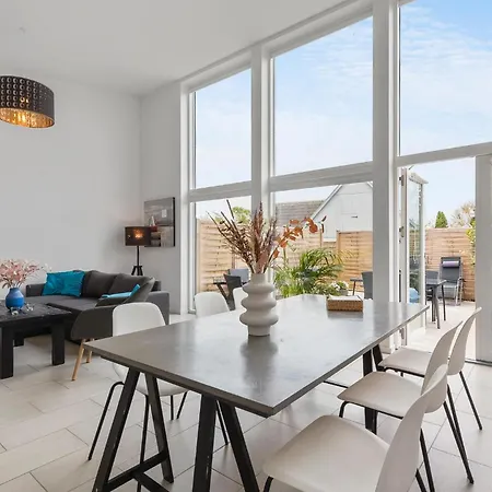 2 Bedroom Gorgeous In Дом отдыха *